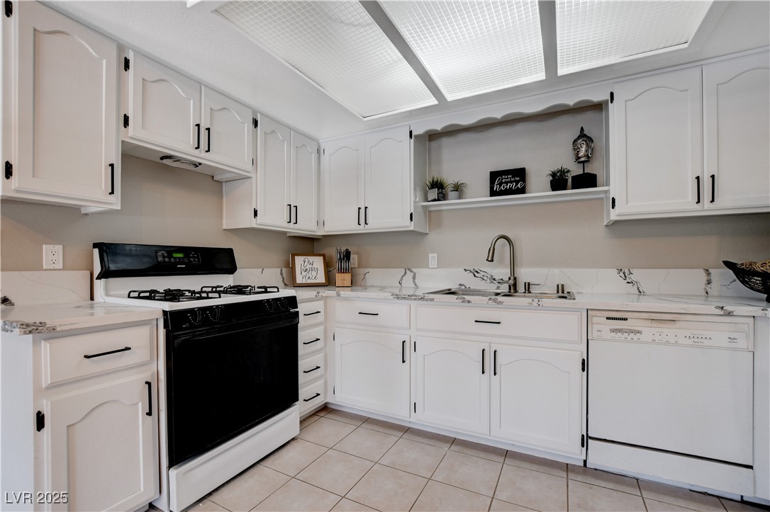 6657 West Tropicana Avenue 201 Property Photo 6