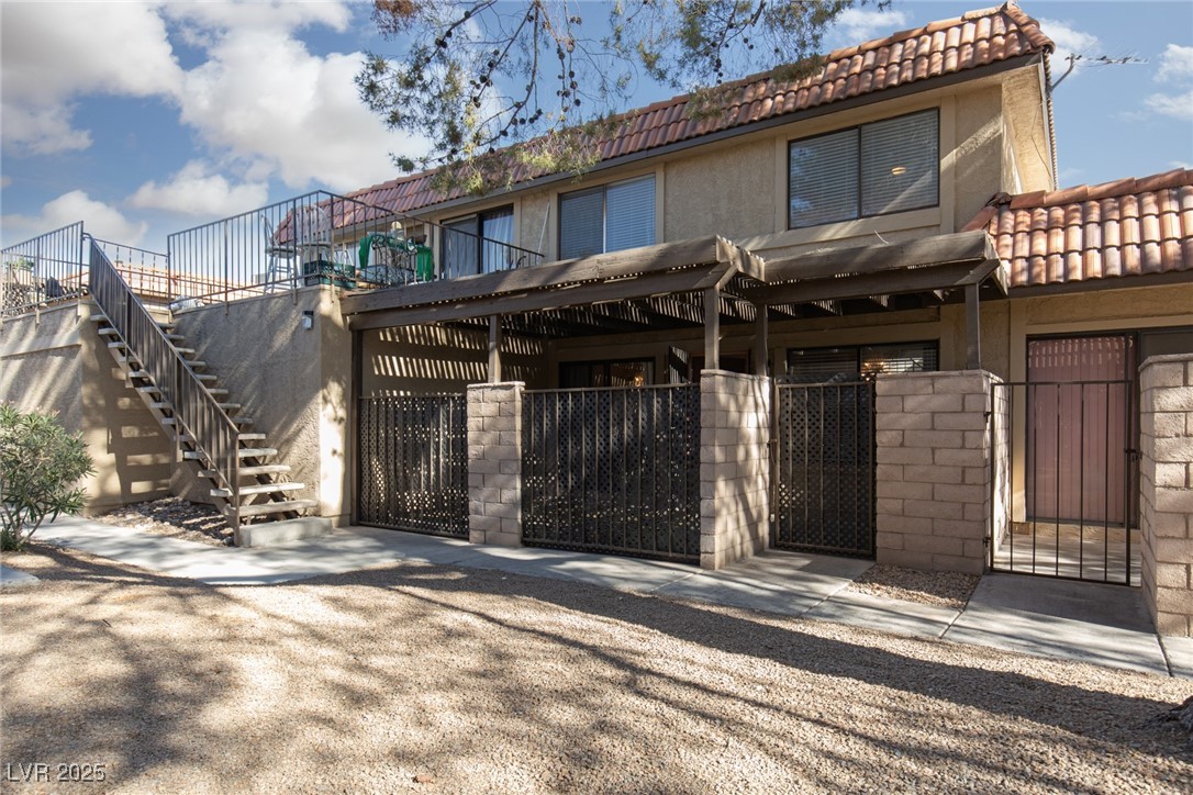 1889 Avacado Court Property Photo 3