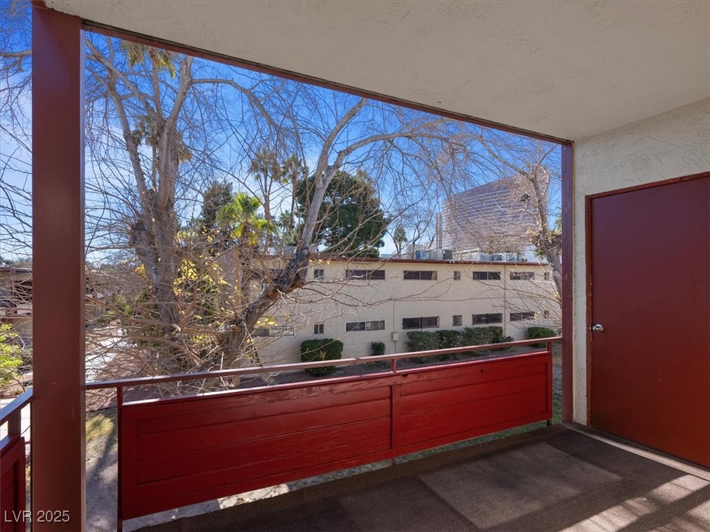 350 East Desert Inn Road H208 Property Photo 21