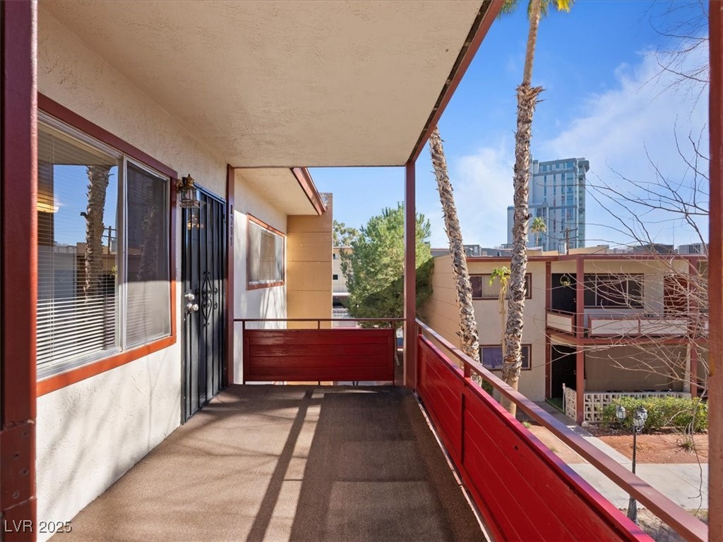 350 East Desert Inn Road H208 Property Photo 22