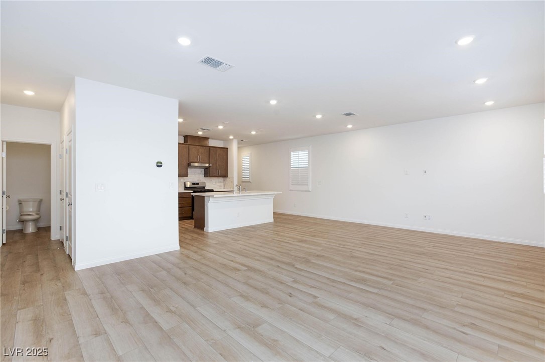 6640 Bowery Street Property Photo 9
