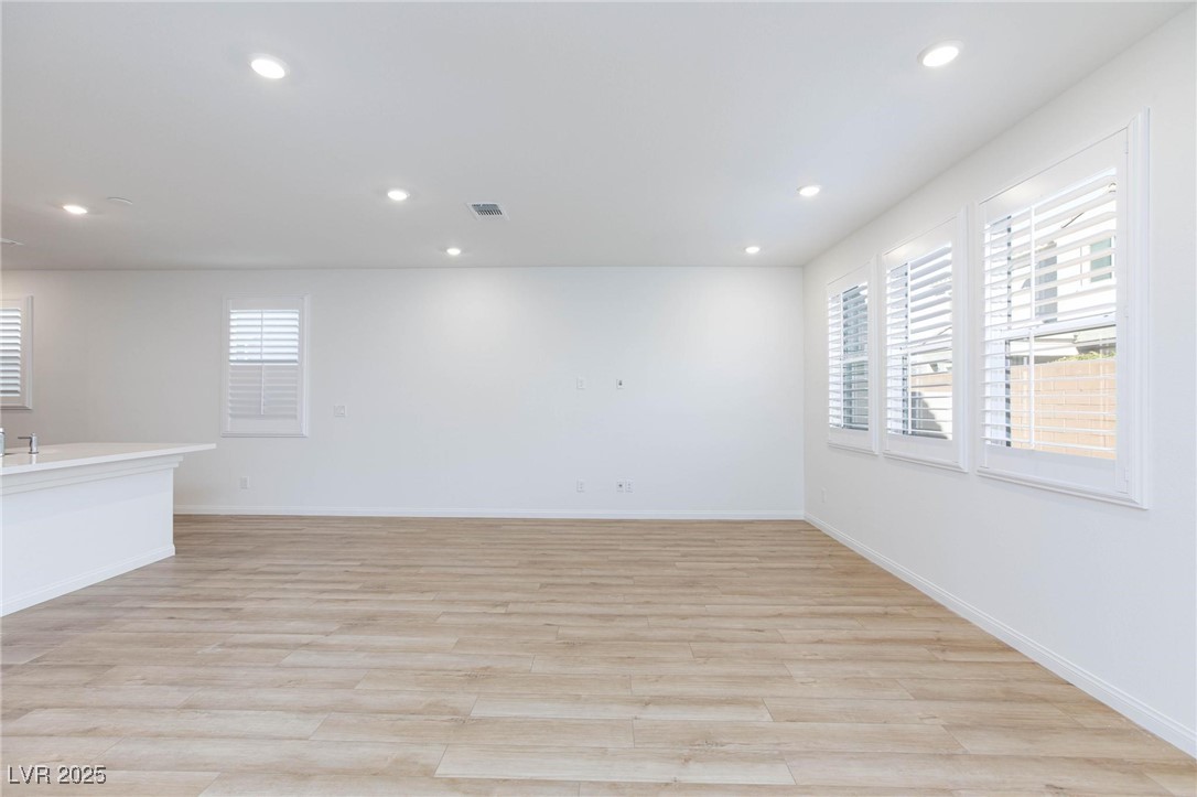 6640 Bowery Street Property Photo 10