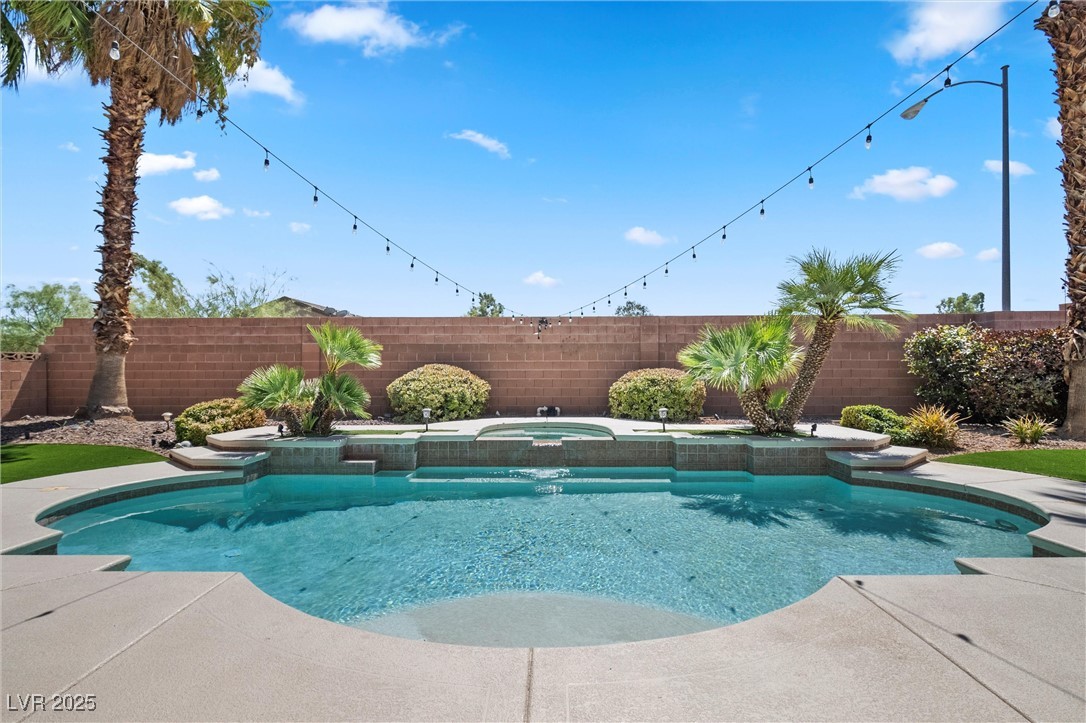 9523 Castillana Court Property Photo 4