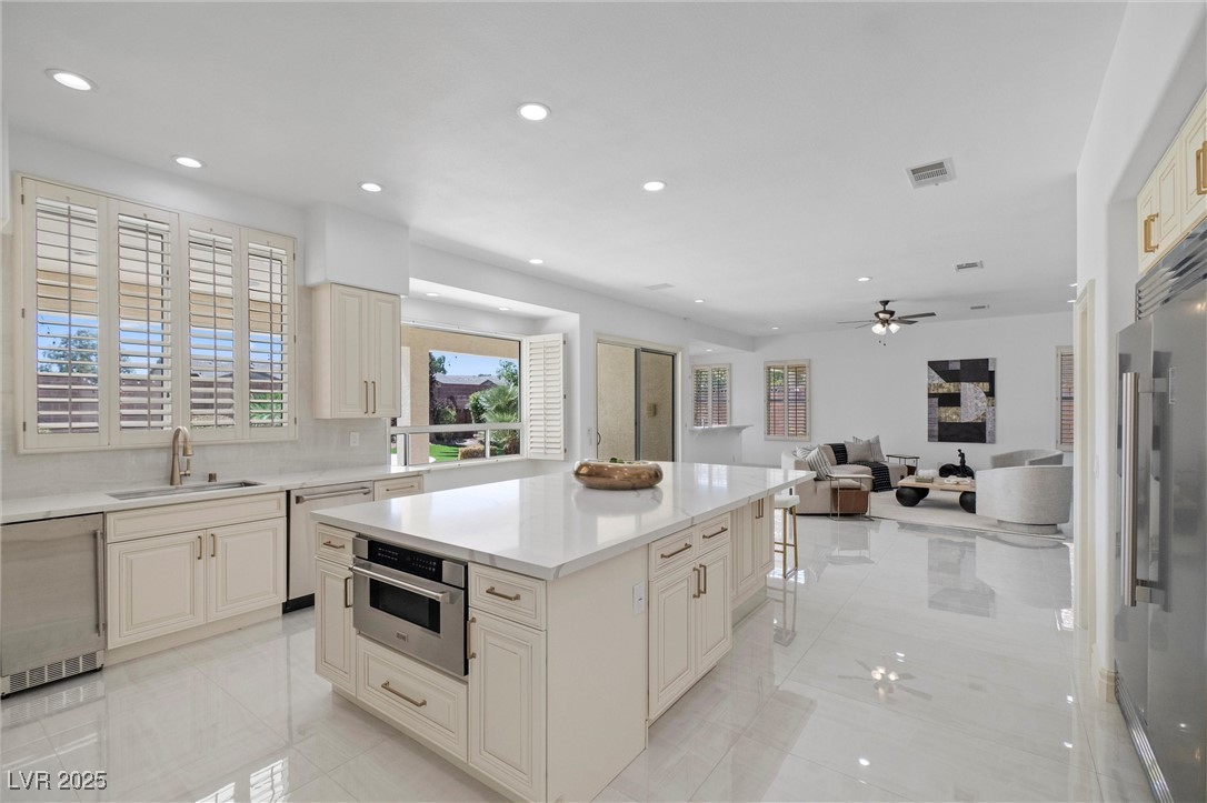 9523 Castillana Court Property Photo 15