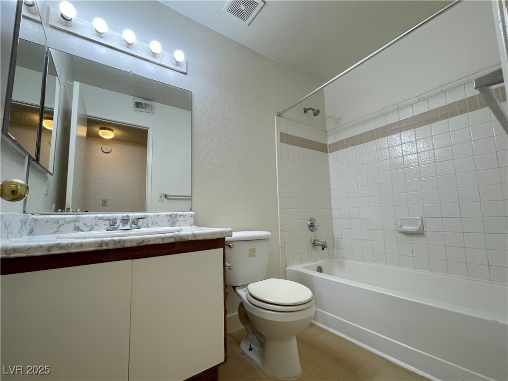 5220 Mission Carmel Lane 105 Property Photo 15