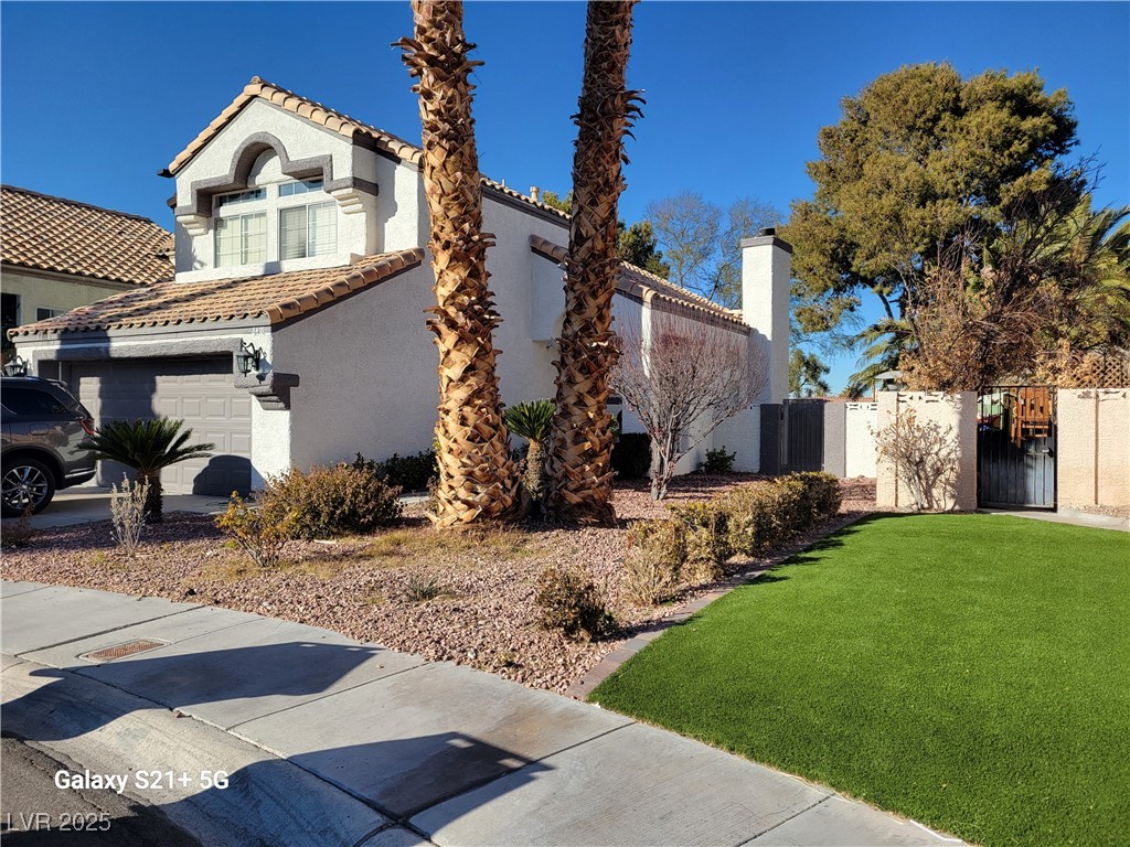 8416 Shore Breeze Drive Property Photo 3