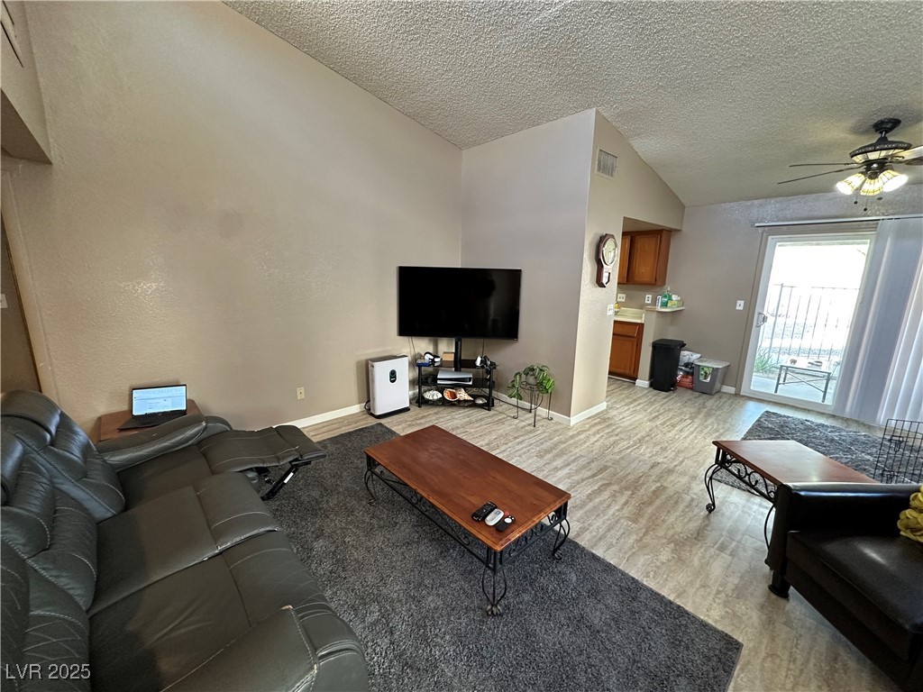 2148 Pebble Creek Lane Property Photo 4