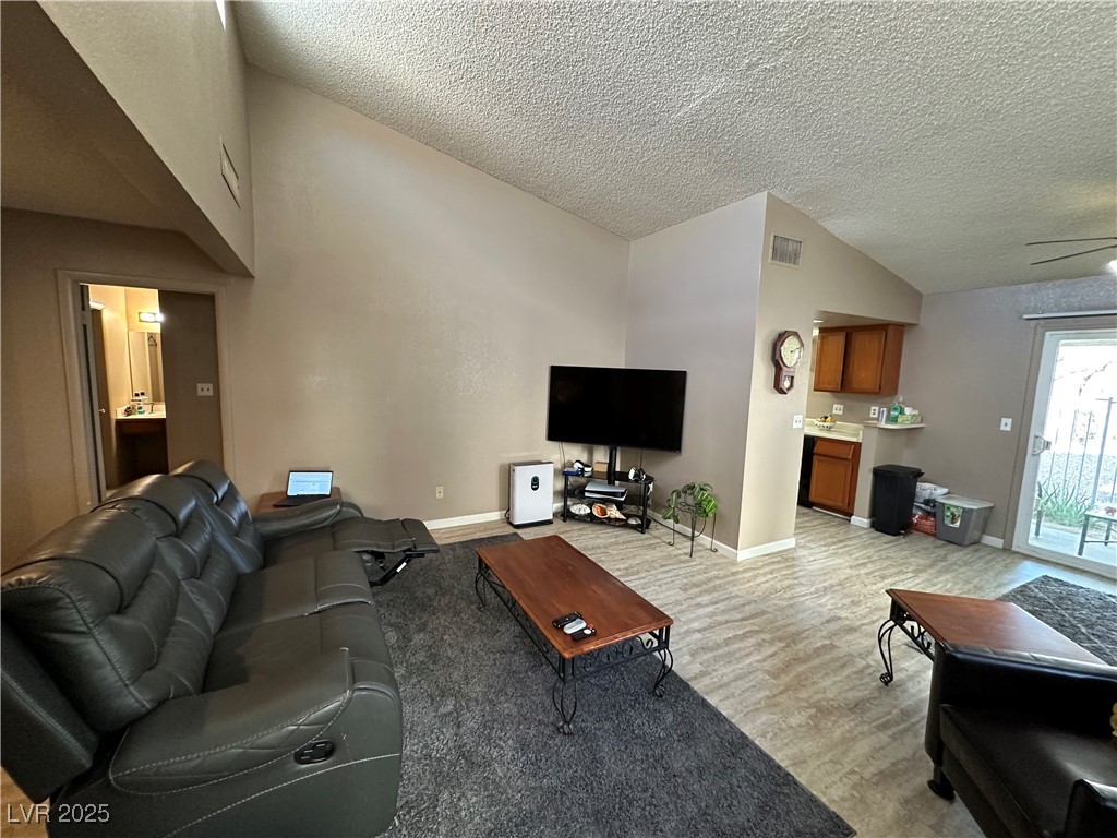 2148 Pebble Creek Lane Property Photo 5