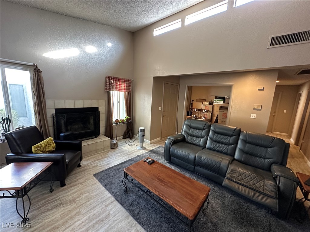 2148 Pebble Creek Lane Property Photo 6