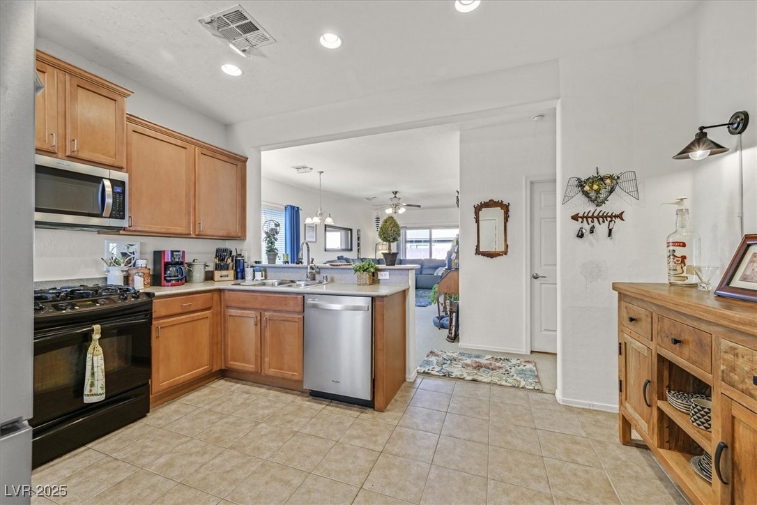 6072 Isola Peak Avenue Property Photo 11