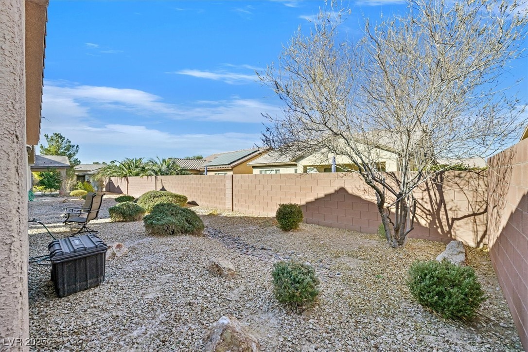 6072 Isola Peak Avenue Property Photo 23