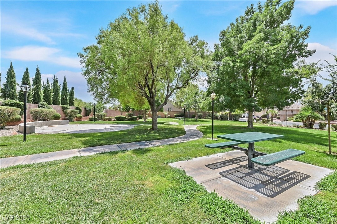 8216 Wooden Windmill Court Property Photo 33