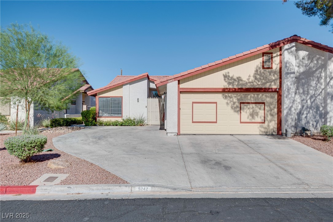 5242 Dickens Drive Property Photo 3