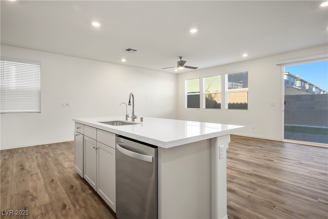 7318 Golden Acre Avenue Property Photo 3