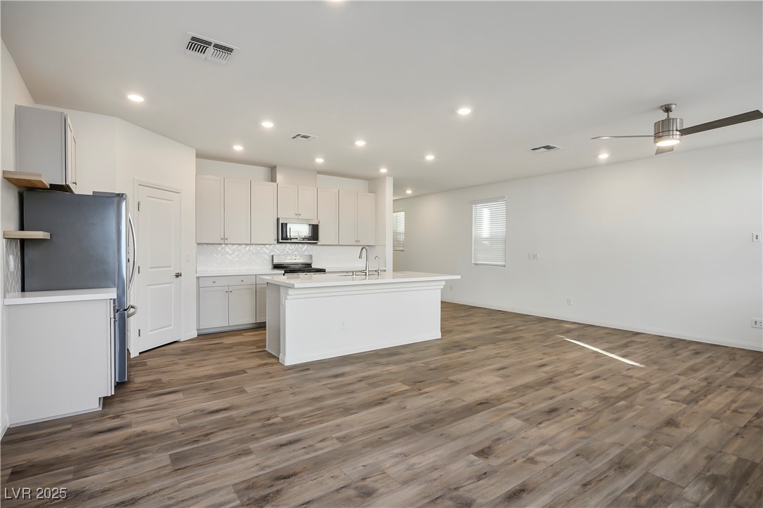 7318 Golden Acre Avenue Property Photo 8