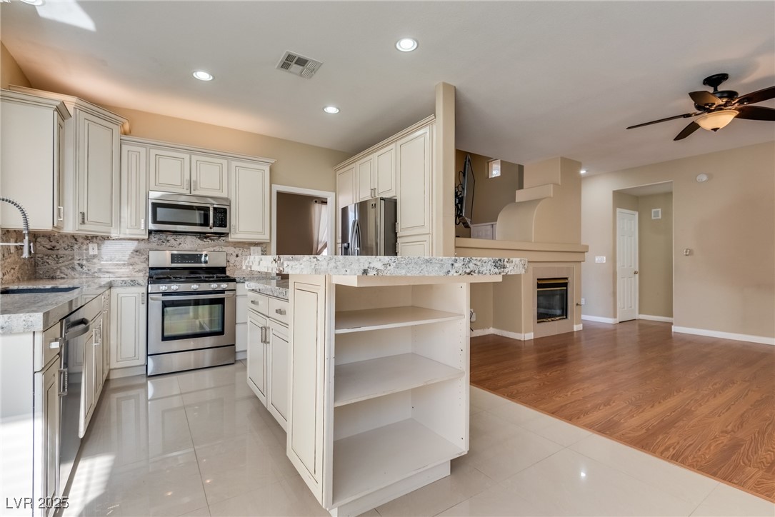 2245 Juniper Berry Drive Property Photo 17