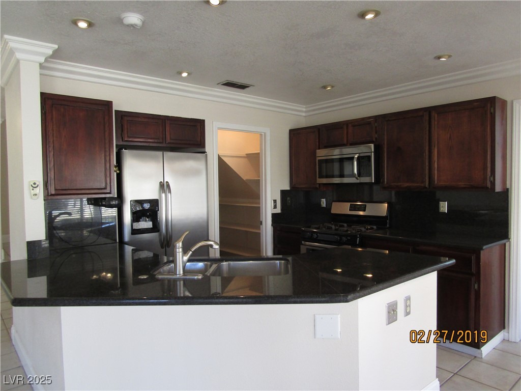 2610 Breckenridge South Circle Property Photo 2
