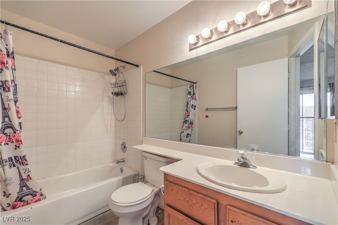 6861 Tamarus Street 203 Property Photo 5
