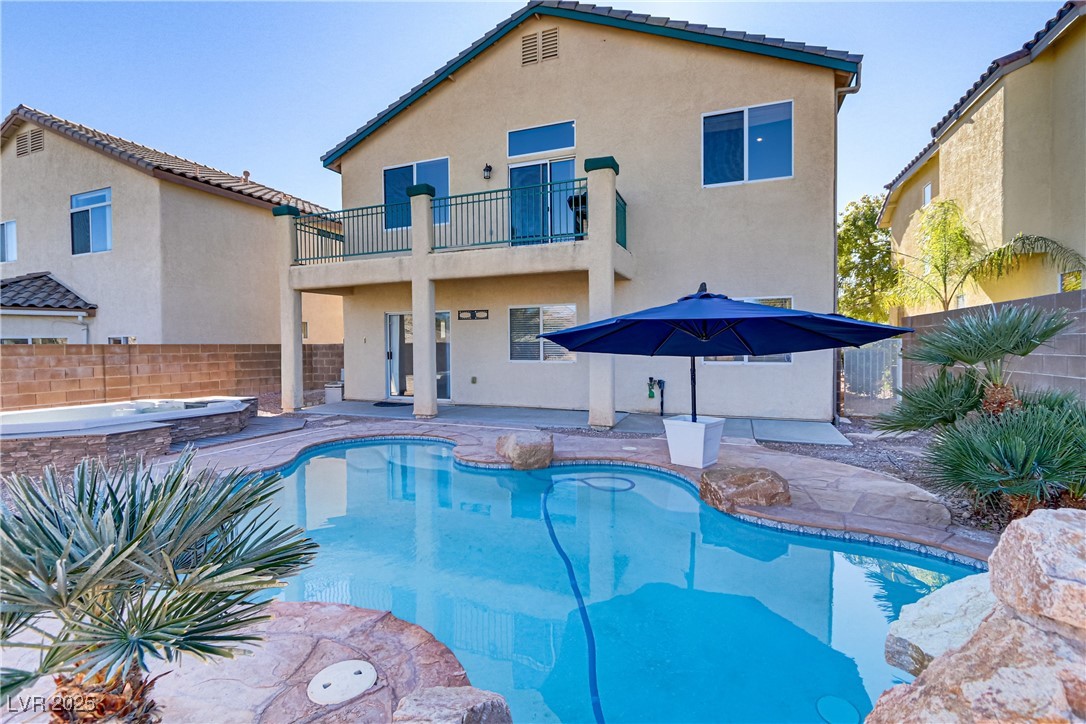 5536 Valensole Avenue Property Photo 3