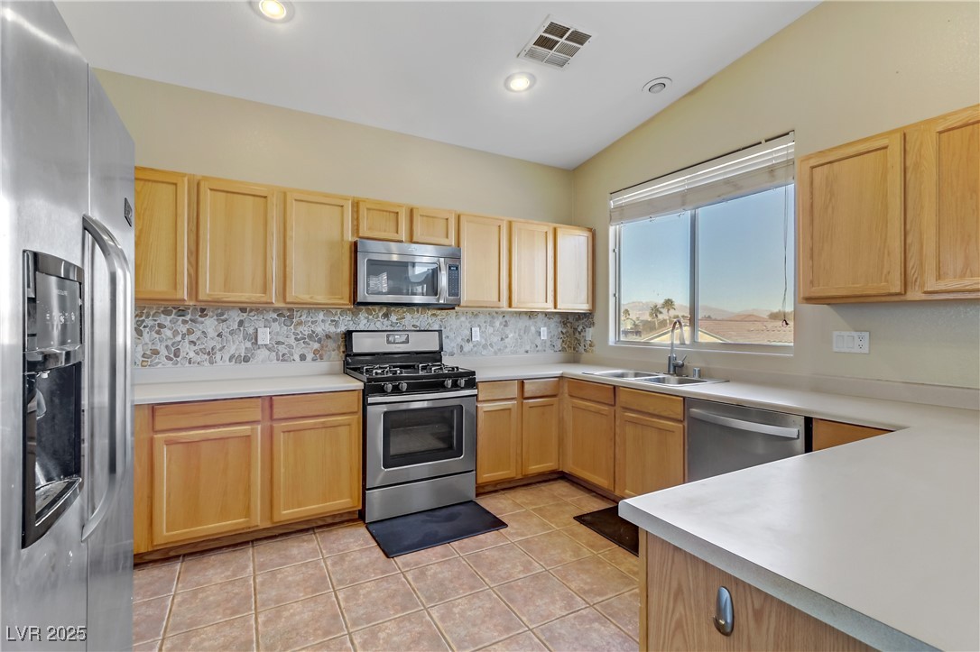5536 Valensole Avenue Property Photo 11