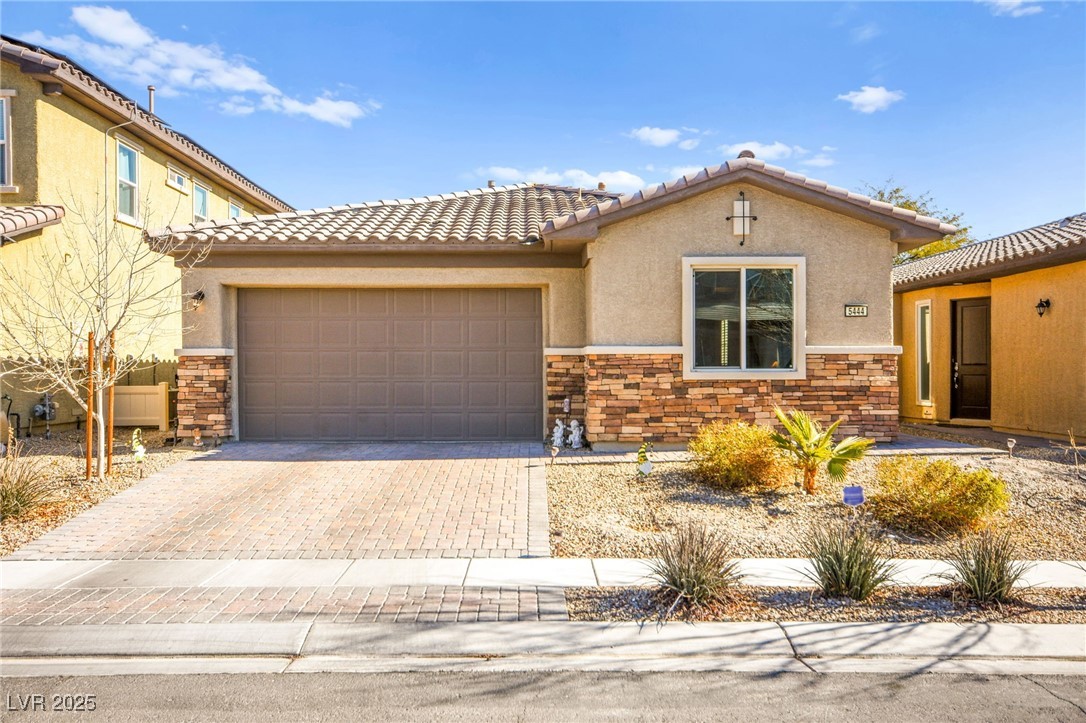 5444 White Barn Court Property Photo