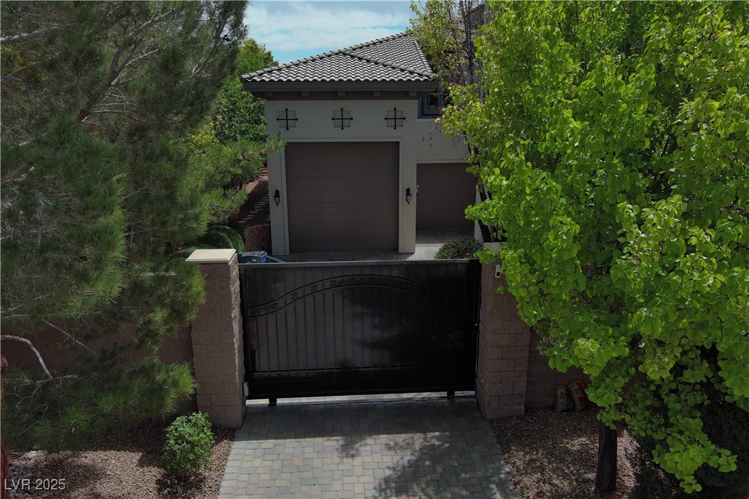 4450 Palisades Canyon Circle Property Photo 3