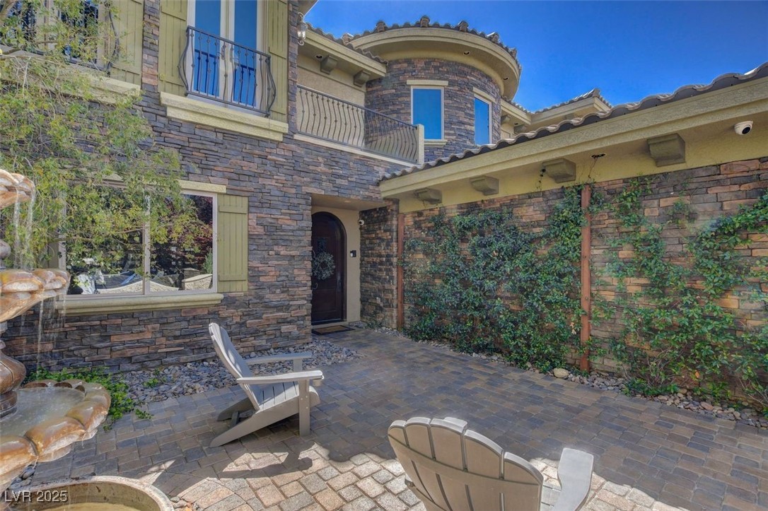 4450 Palisades Canyon Circle Property Photo 5