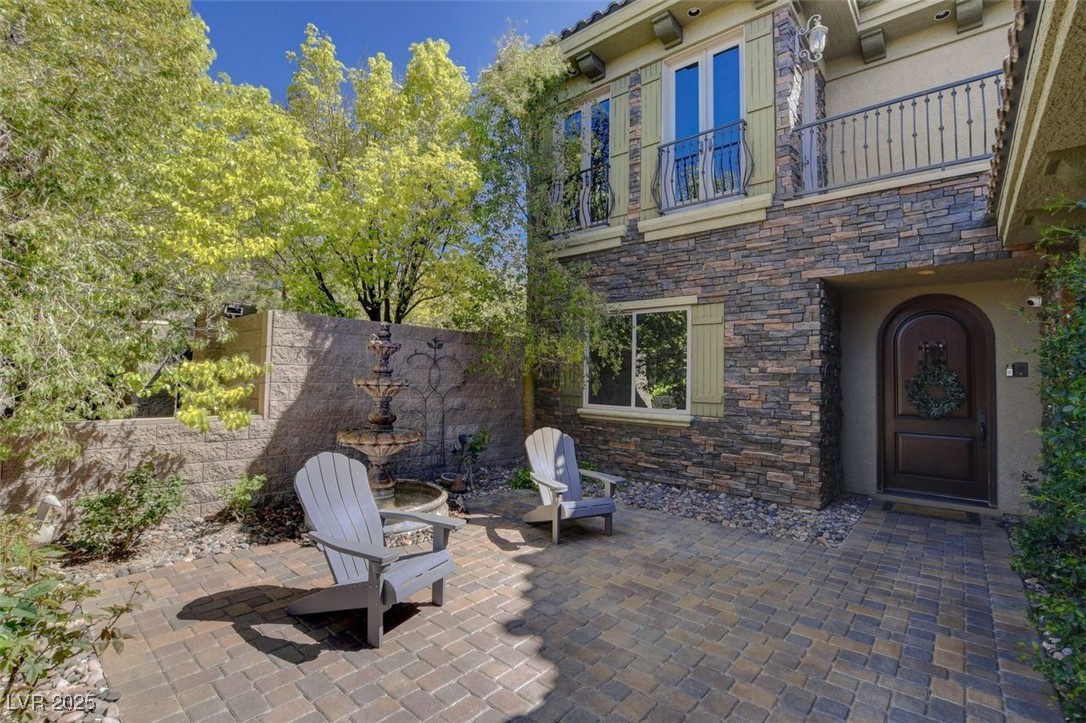 4450 Palisades Canyon Circle Property Photo 8
