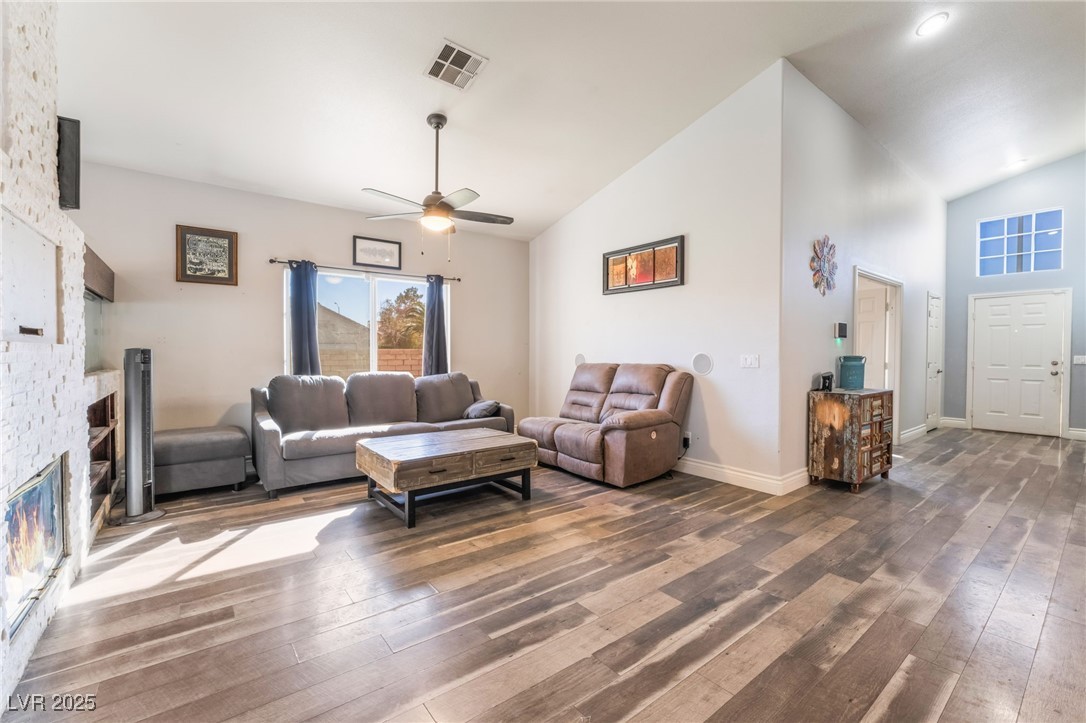 1064 Wide Brim Court Property Photo 8
