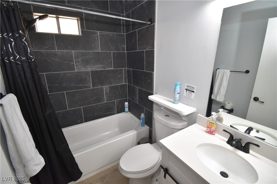 5045 Spencer Street B Property Photo 15