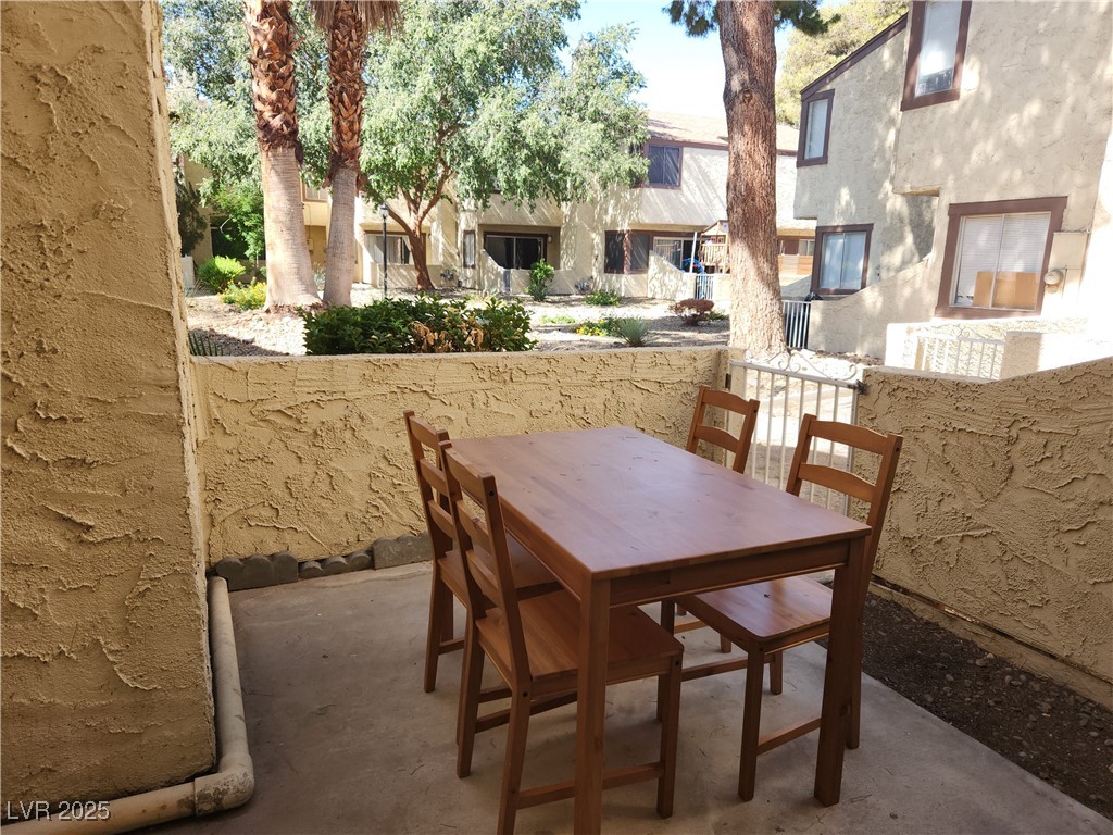 5045 Spencer Street B Property Photo 18