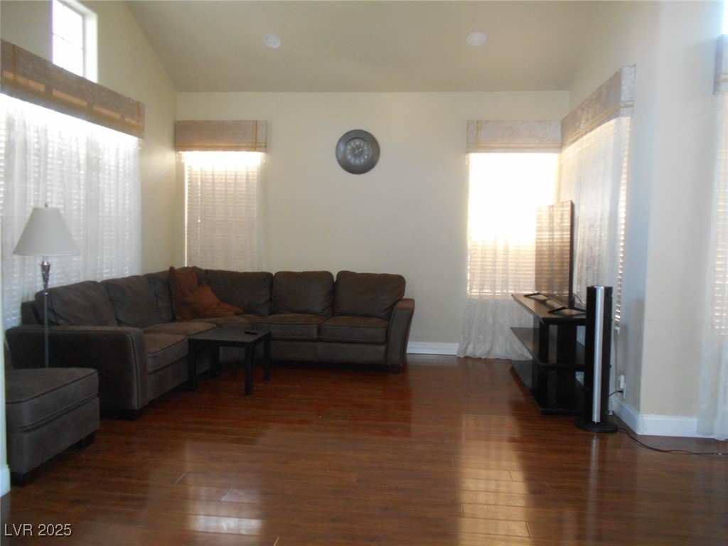 8317 Opal Cove Drive Property Photo 3