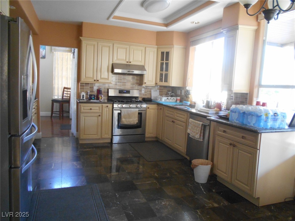8317 Opal Cove Drive Property Photo 6