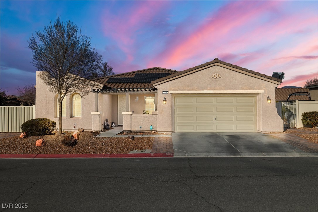 2540 East Sparrow Way Property Photo 2