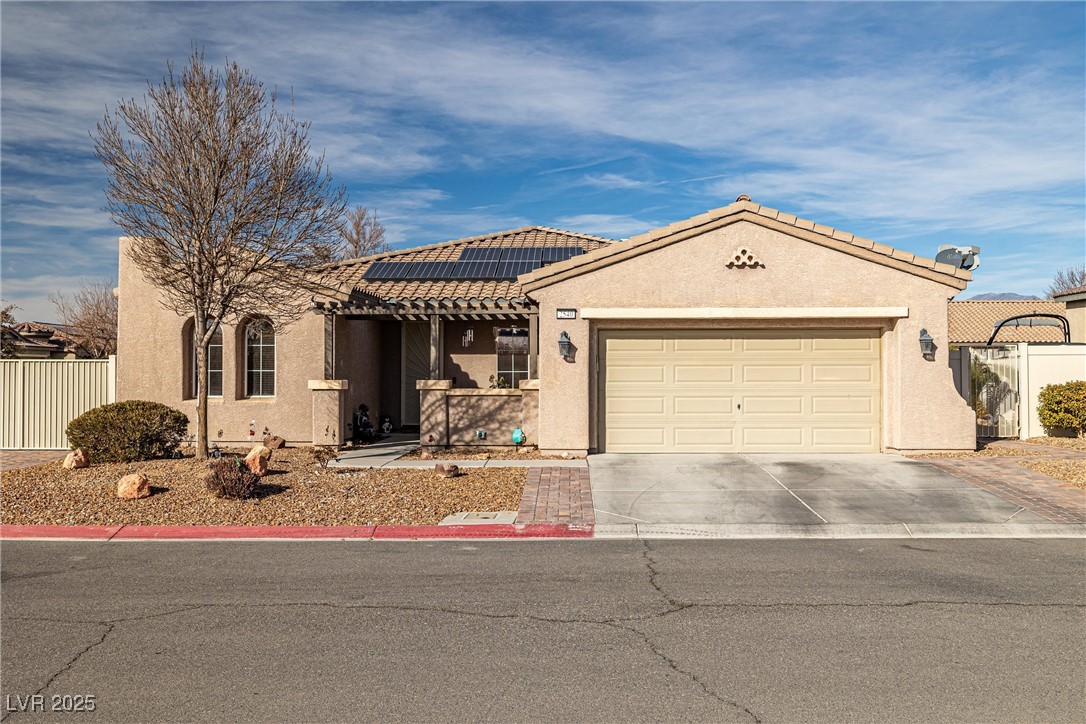 2540 East Sparrow Way Property Photo 4