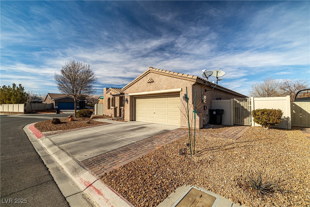 2540 East Sparrow Way Property Photo 5