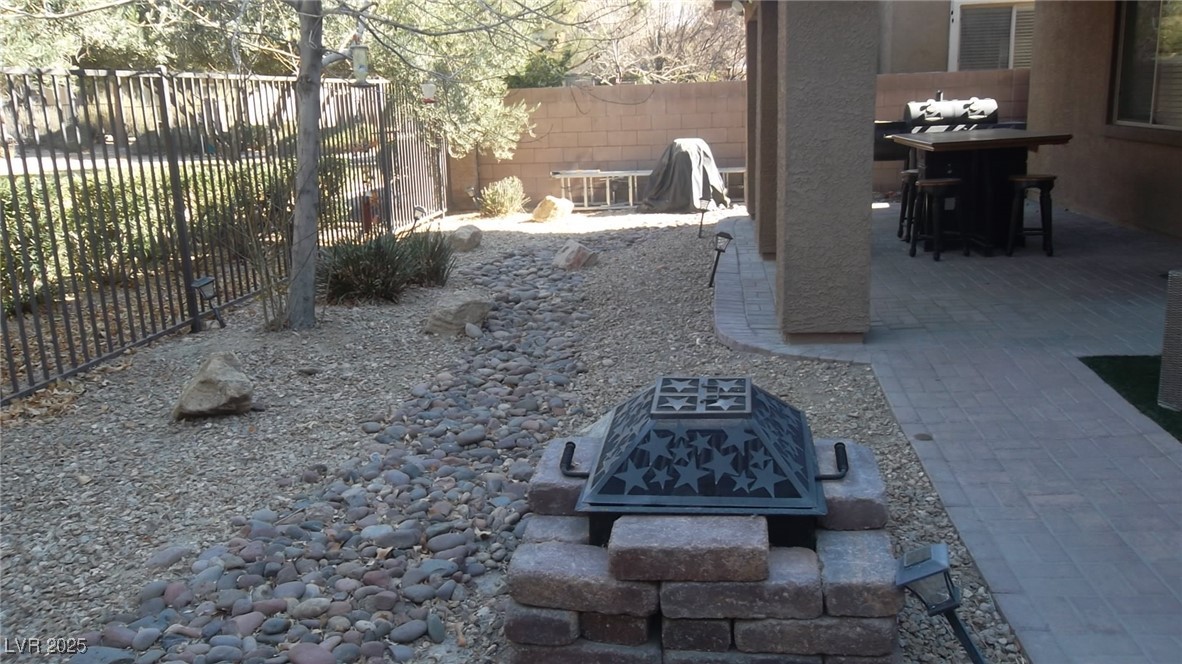 40 Peak Villa Avenue Property Photo 27
