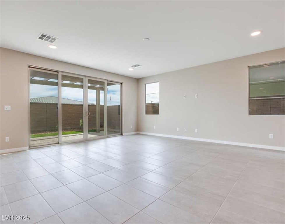 6828 Pacific Robin Street Property Photo 6