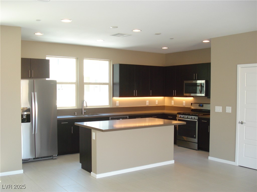 11256 Rainbow Peak Avenue 206 Property Photo 6