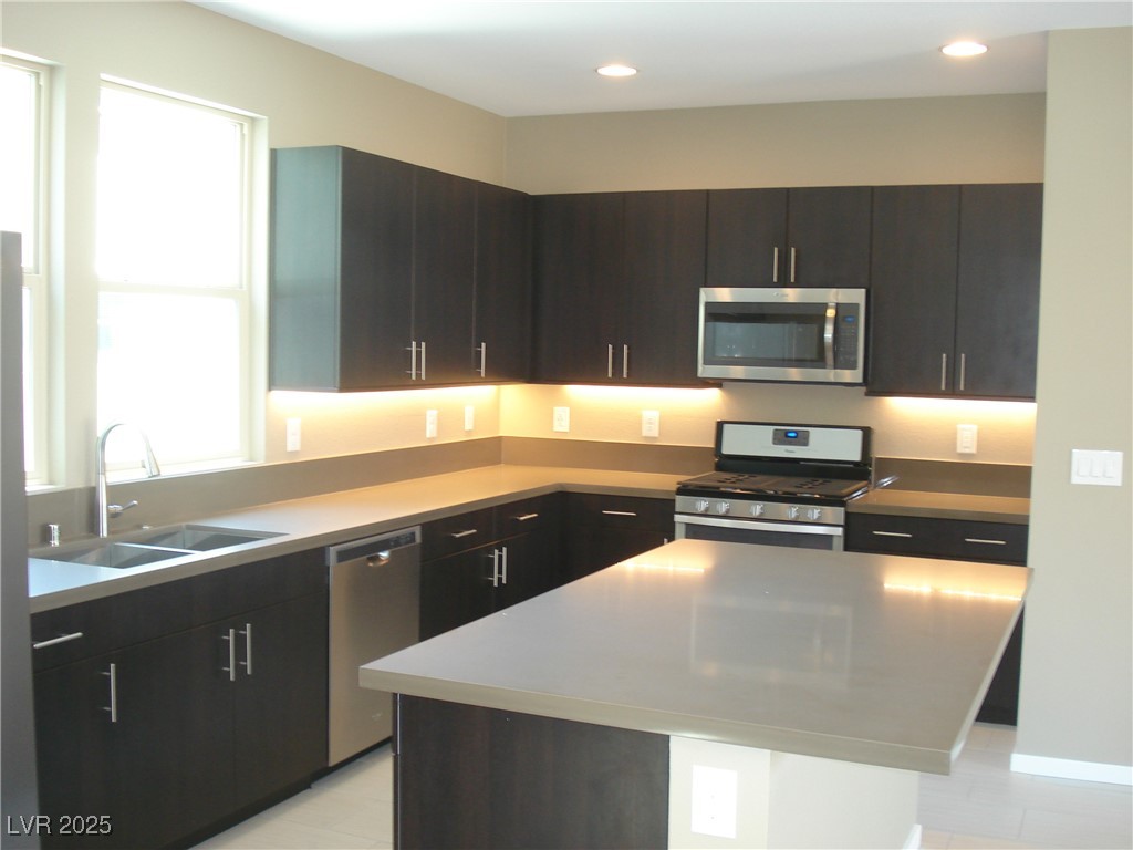 11256 Rainbow Peak Avenue 206 Property Photo 7