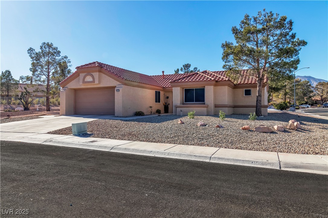 9037 Grayling Drive Property Photo 4