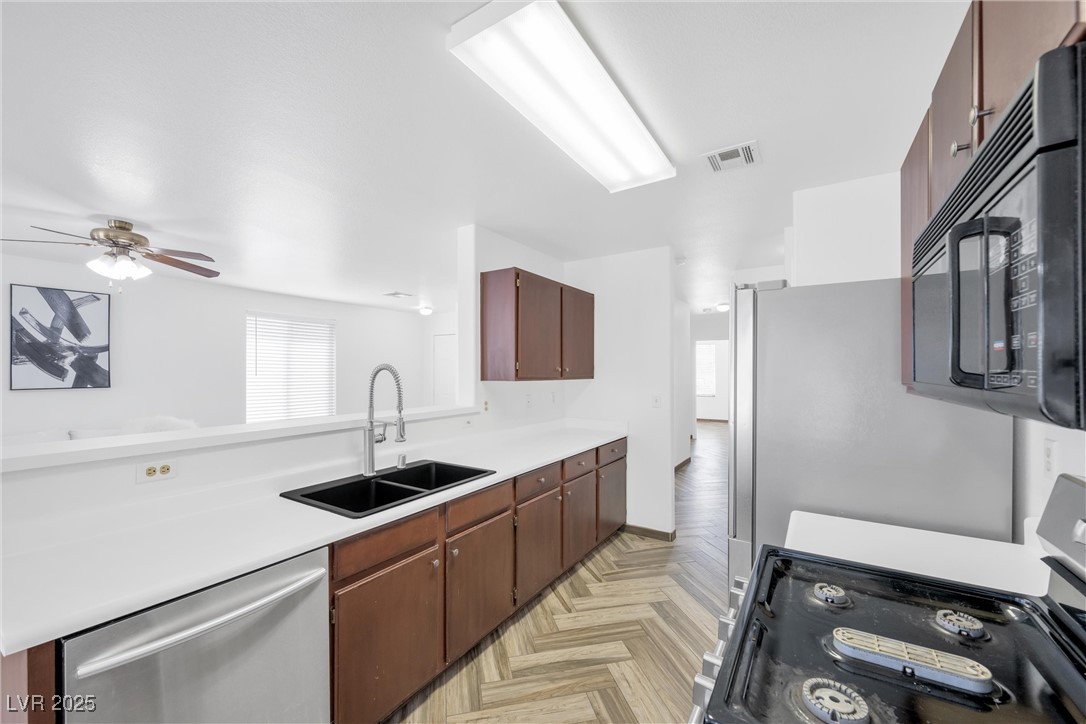 610 Roberta Alecia Avenue Property Photo 12
