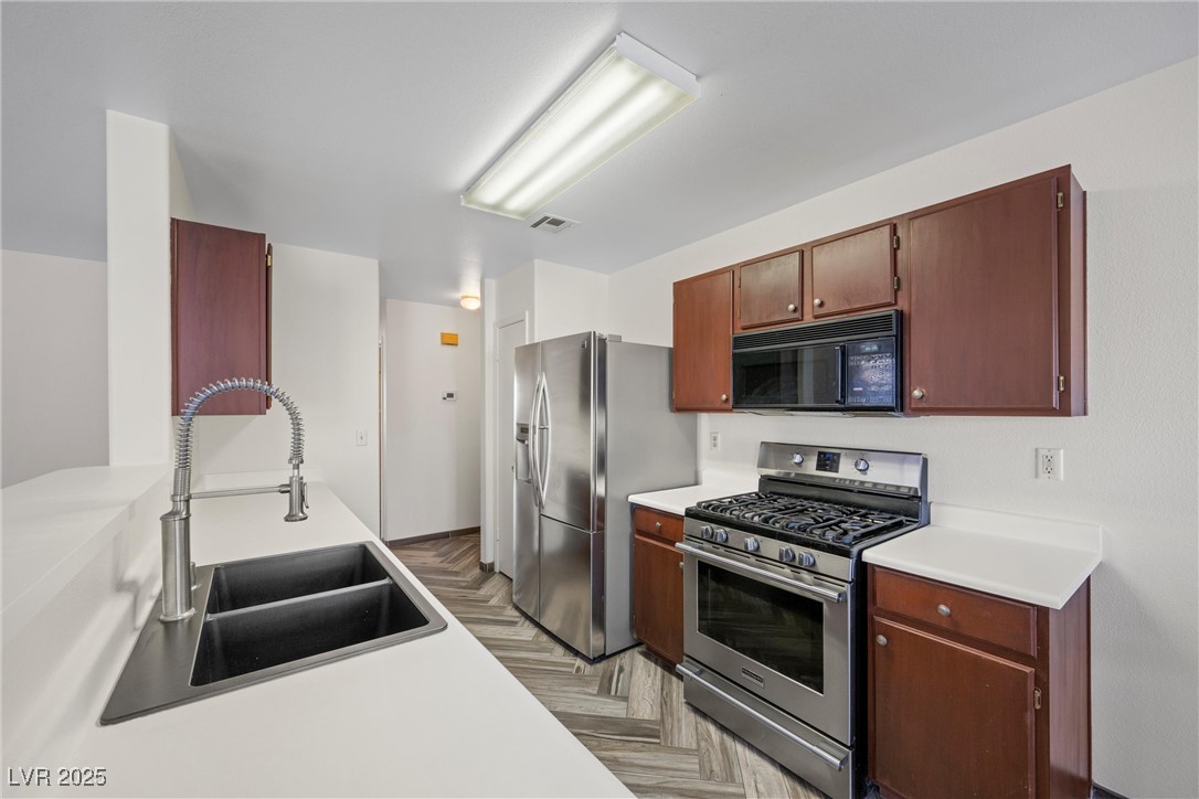 610 Roberta Alecia Avenue Property Photo 23