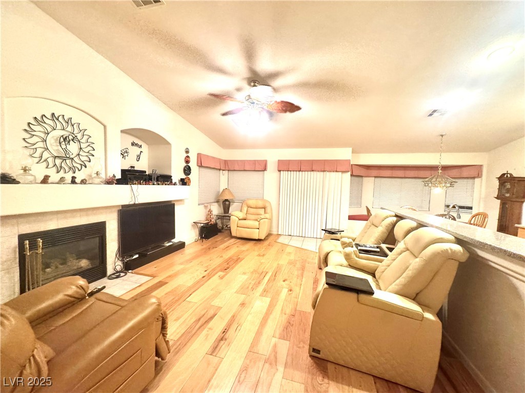 585 Duran Street Property Photo 5