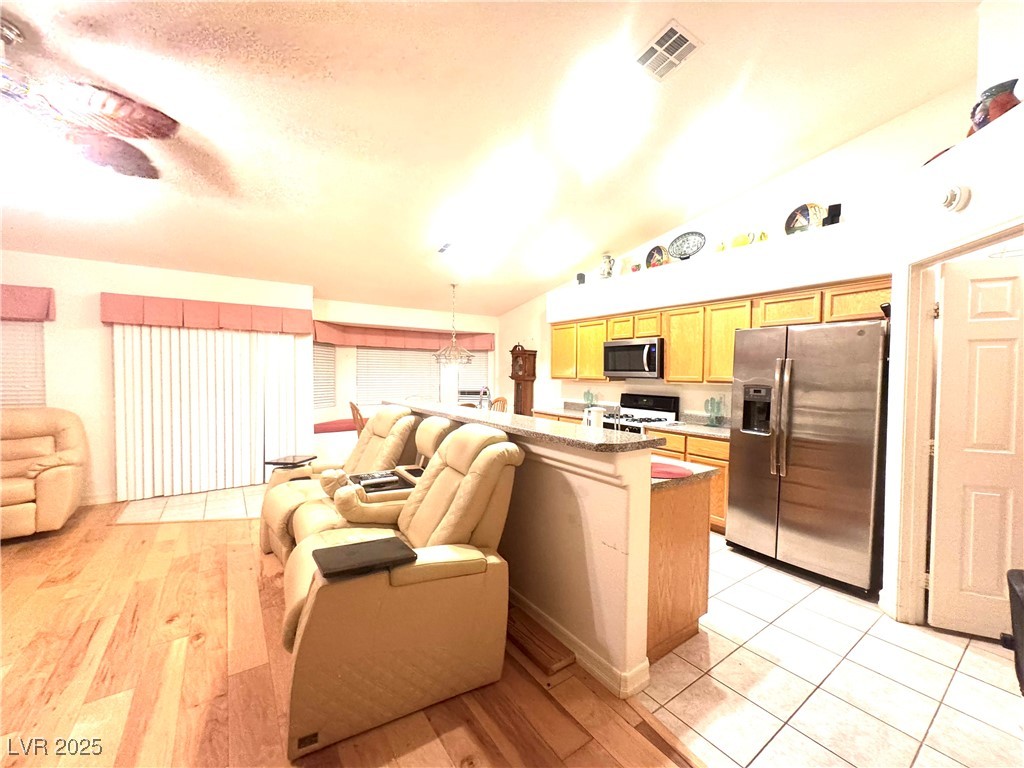 585 Duran Street Property Photo 8