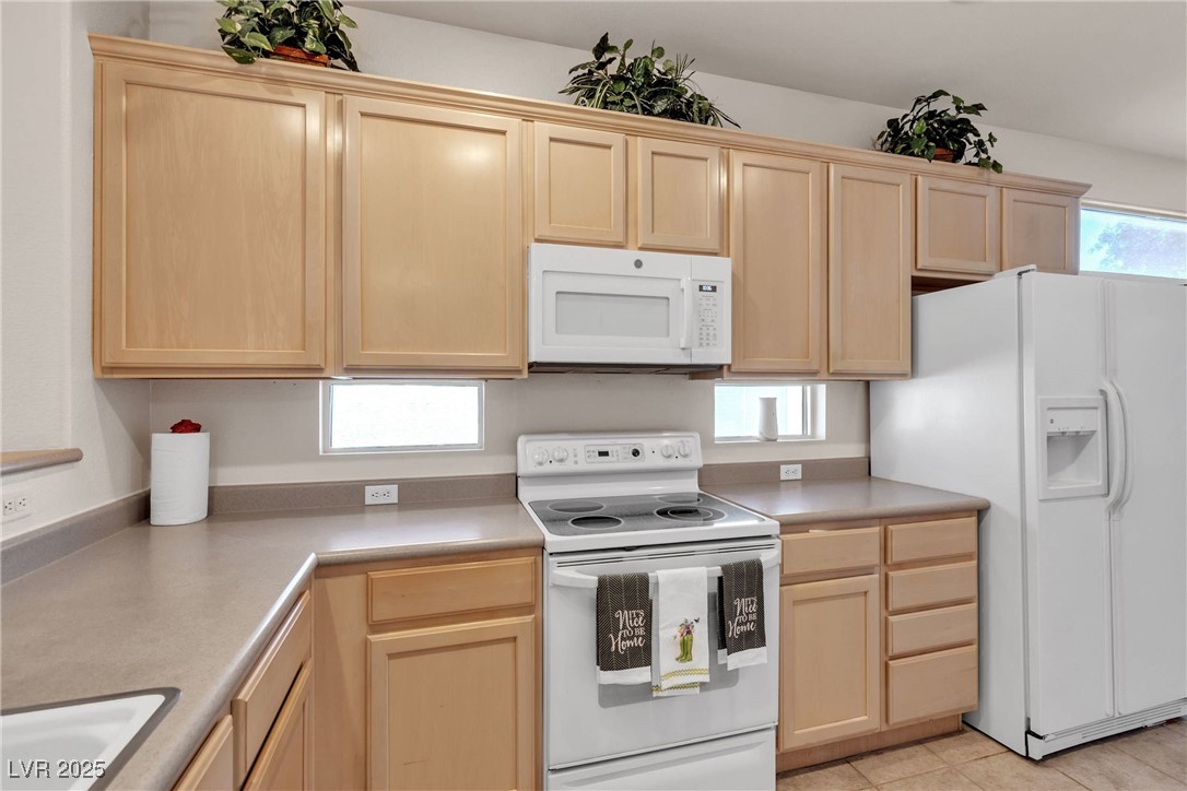2101 Desert Woods Drive Property Photo 5