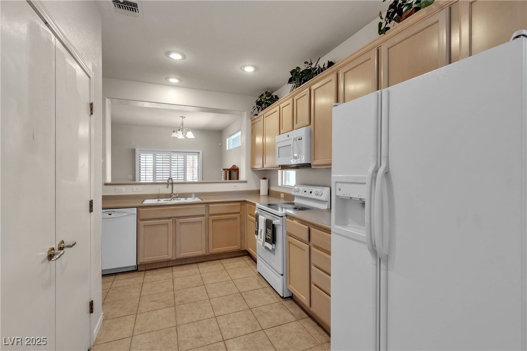 2101 Desert Woods Drive Property Photo 7