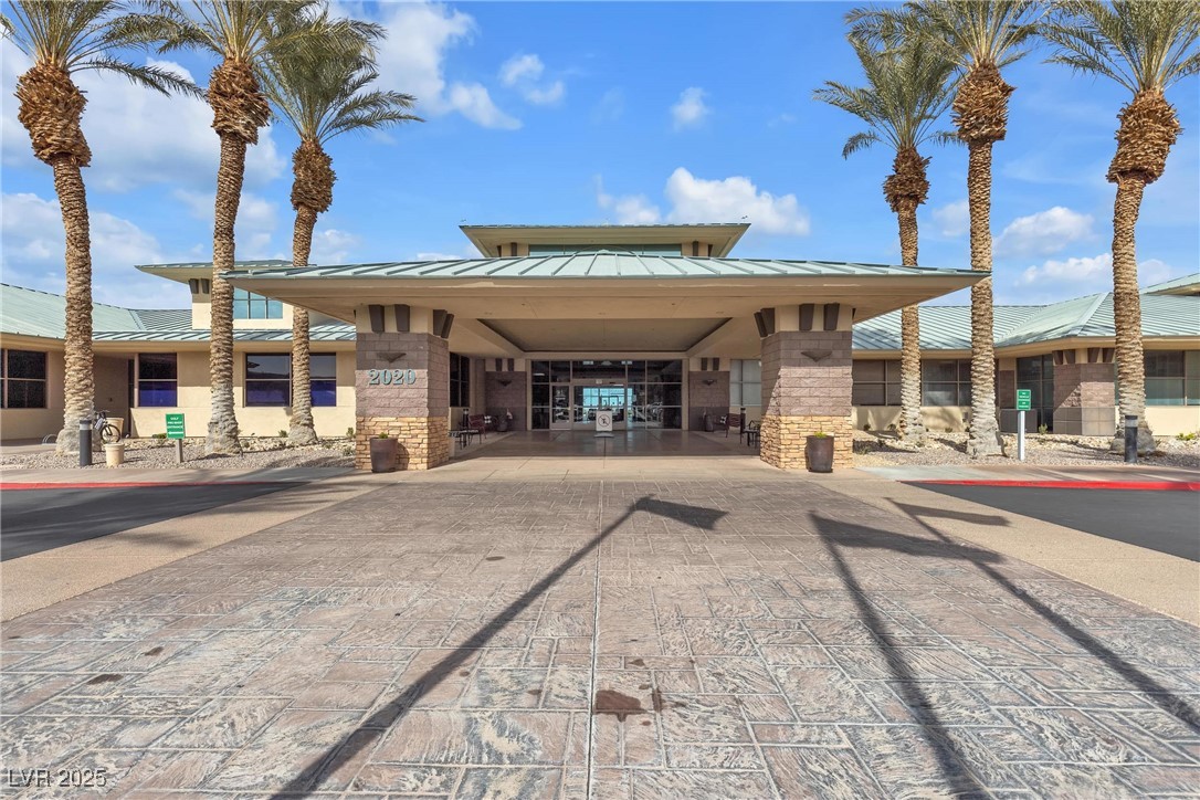 2101 Desert Woods Drive Property Photo 31