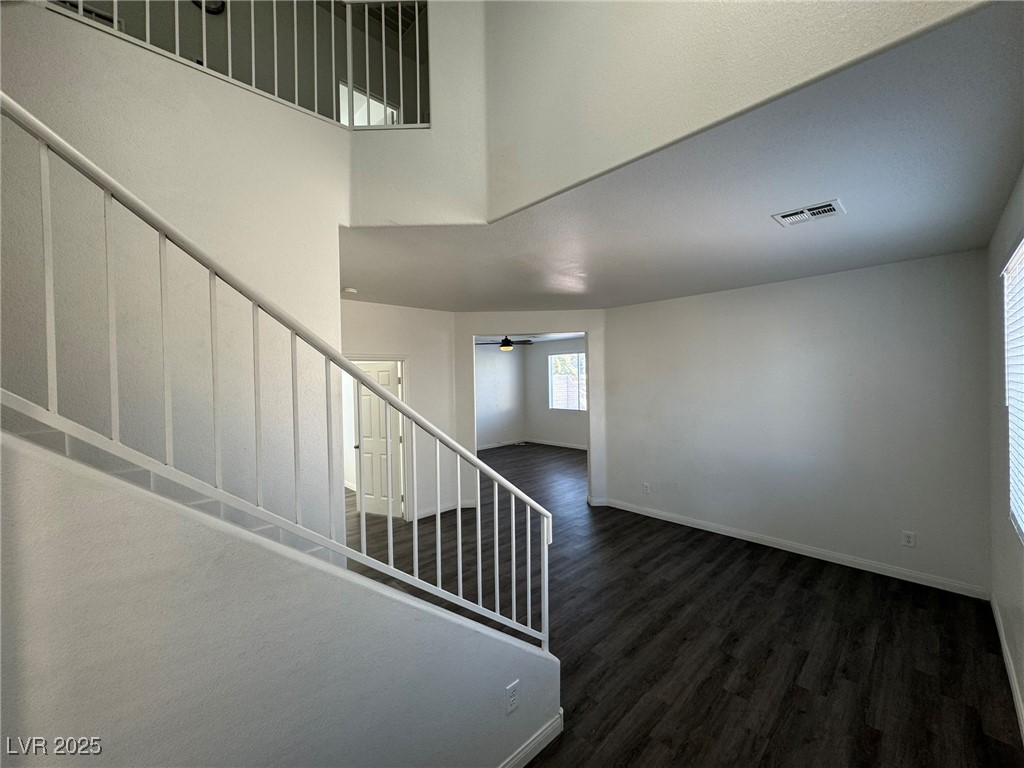 1008 Painted Daisy Avenue Property Photo 4