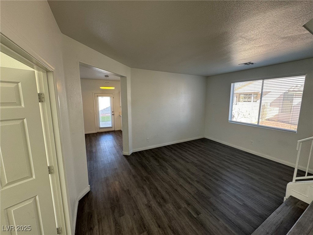 1008 Painted Daisy Avenue Property Photo 6